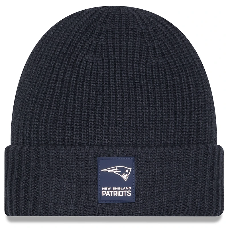 Men's New Era Charcoal New England Patriots 2025 Sideline Cold Weather Cuffed Knit Hat