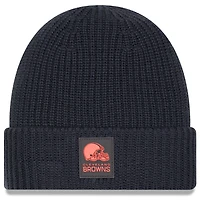 Men's New Era Charcoal Cleveland Browns 2025 Sideline Cold Weather Cuffed Knit Hat