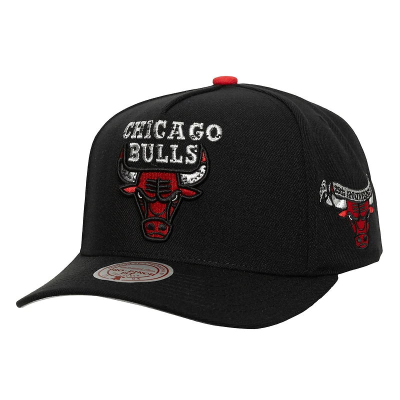 Men's Mitchell & Ness  Black Chicago Bulls Core Pro Pinch Adjustable Hat