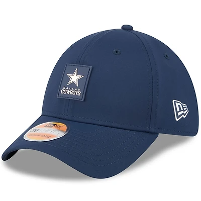 Men's New Era Navy Dallas Cowboys 2025 Sideline 39THIRTY Flex Hat