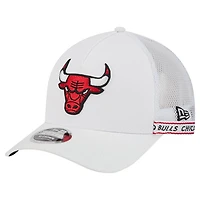 Men's New Era  White Chicago Bulls Featherweight Team Tape 9FORTY M-Crown A-Frame Adjustable Hat