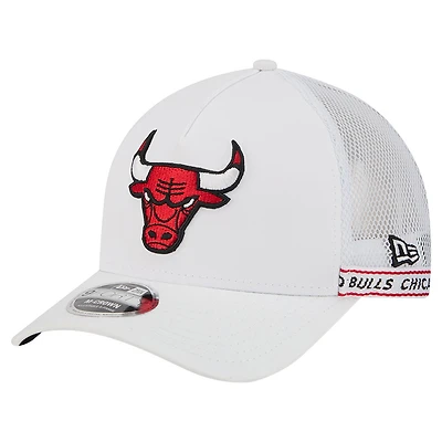 Men's New Era  White Chicago Bulls Featherweight Team Tape 9FORTY M-Crown A-Frame Adjustable Hat