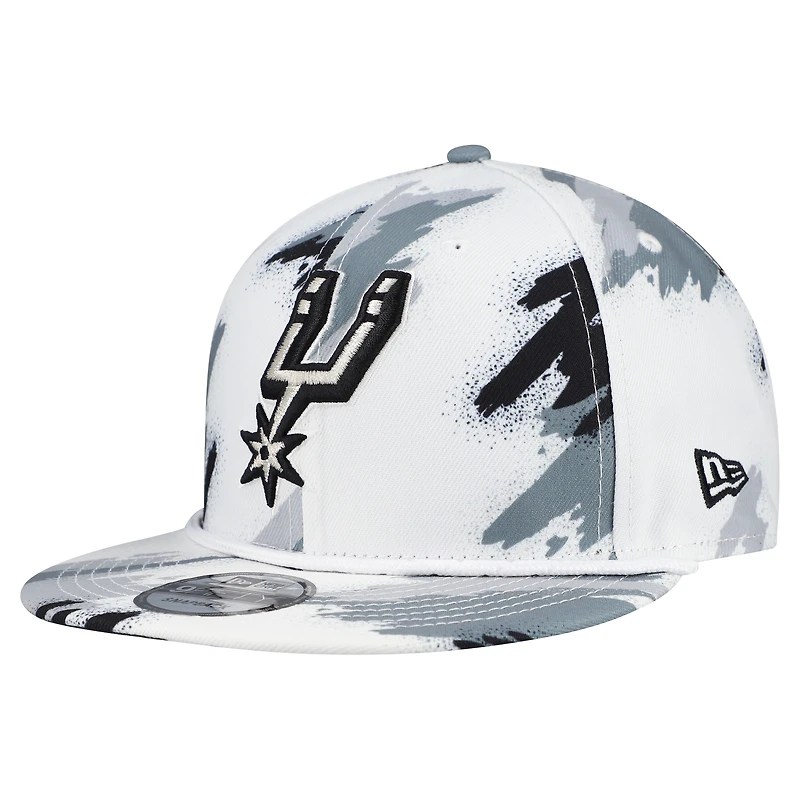 Men's New Era  White San Antonio Spurs Paint 9FIFTY Snapback Hat