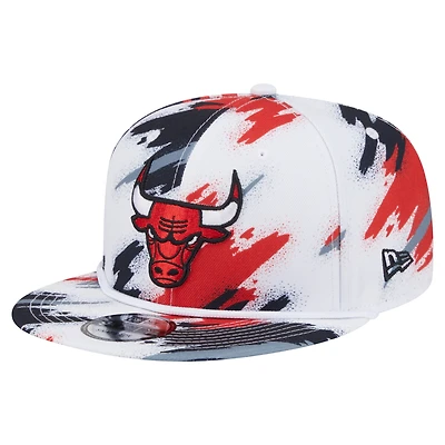 Men's New Era  White Chicago Bulls Paint 9FIFTY Snapback Hat