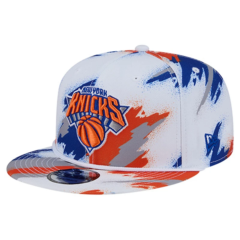 Men's New Era  White New York Knicks Paint 9FIFTY Snapback Hat