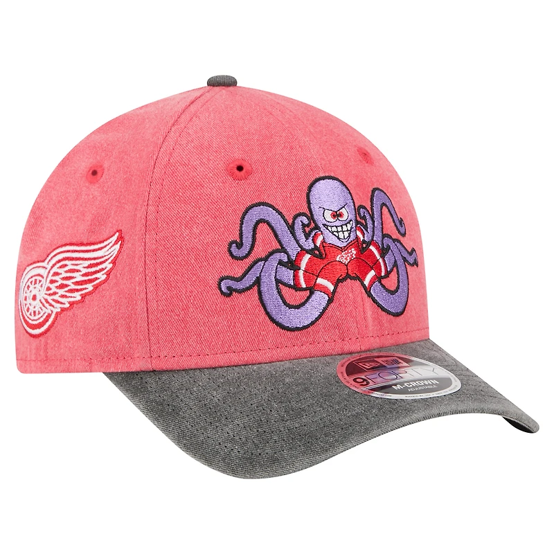 Men's New Era Red/Black Detroit Red Wings Mascot 2-Tone 9FORTY Adjustable Hat