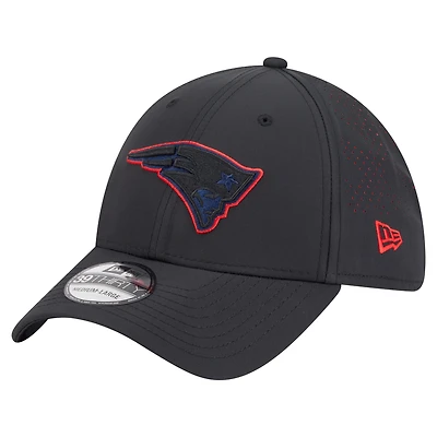 Men's New Era Black England Patriots Night 39THIRTY Flex Hat