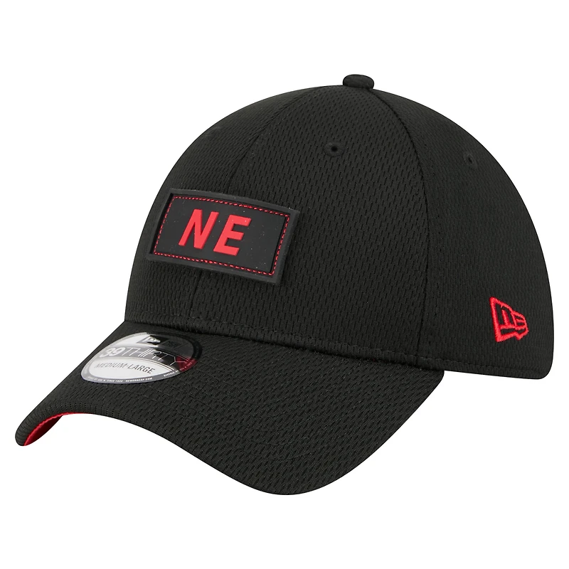 Men's New Era Black New England Patriots Scoreboard 39THIRTY Flex Hat