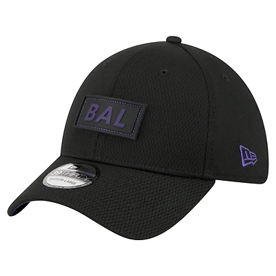 Men's New Era  Black Baltimore Ravens Scoreboard 39THIRTY Flex Hat