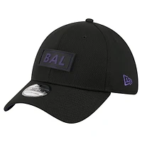 Men's New Era  Black Baltimore Ravens Scoreboard 39THIRTY Flex Hat