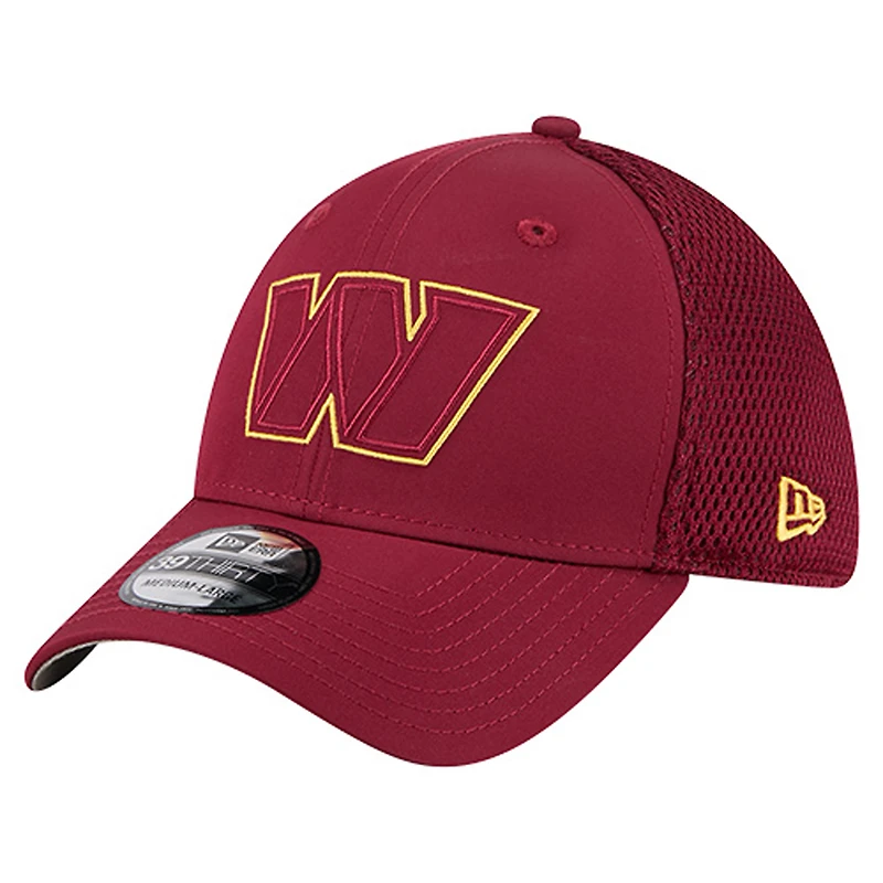 Men's New Era Burgundy Washington Commanders Outline 39THIRTY Flex Hat