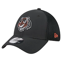 Men's New Era  Black Cincinnati Bengals Outline 39THIRTY Flex Hat