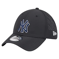 Men's New Era  Black York Yankees Night 39THIRTY Flex Hat