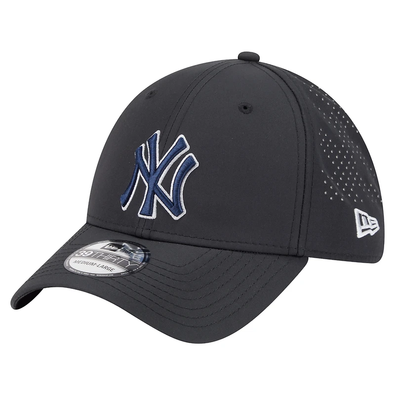 Men's New Era Black York Yankees Night 39THIRTY Flex Hat