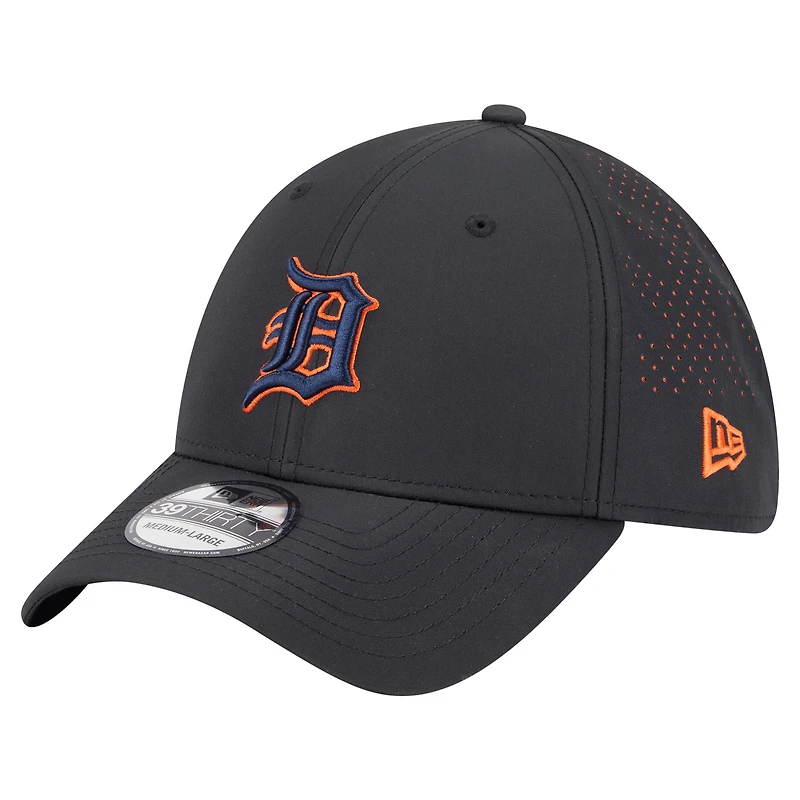 Men's New Era Black Detroit Tigers Night 39THIRTY Flex Hat