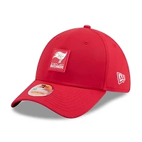 Men's New Era Red Tampa Bay Buccaneers 2025 Sideline 39THIRTY Flex Hat