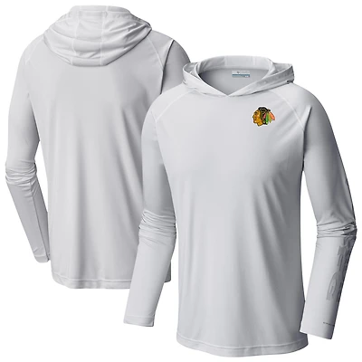 Men's Columbia  White Chicago Blackhawks Terminal Tackle Omni-Shade Raglan Pullover Hoodie