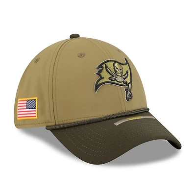Men's New Era  Green Tampa Bay Buccaneers 2025 Salute to Service 39THIRTY Flex Hat