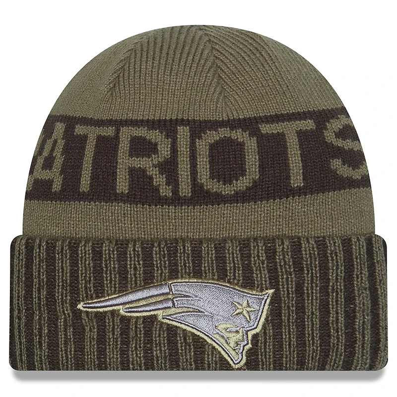 Men's New Era  Dark Green New England Patriots 2025 Salute to Service Cuffed Knit Hat