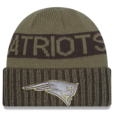 Men's New Era  Dark Green New England Patriots 2025 Salute to Service Cuffed Knit Hat