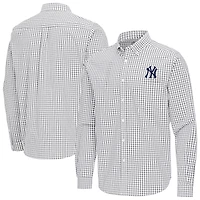 Men's Antigua Gray New York Yankees Ellis Woven Tri-Blend Button-Down Shirt