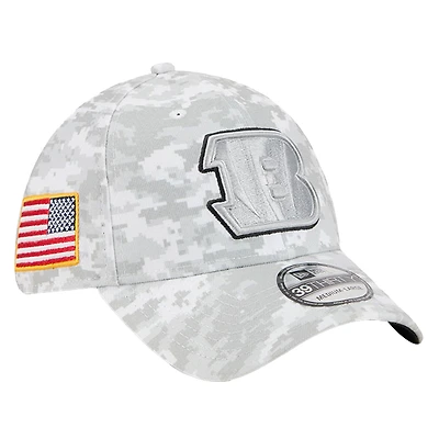 Men's New Era White Cincinnati Bengals 2025 Salute to Service Digital Camo Fan Pack 39THIRTY Flex Hat