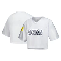 Women's ZooZatz White Michigan Wolverines Mesh Cropped V-Neck T-Shirt