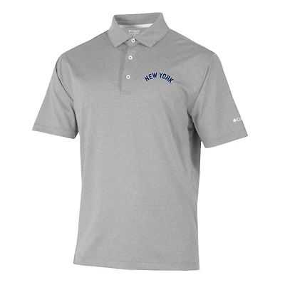 Men's Columbia  Gray New York Yankees Sand Tee Polo