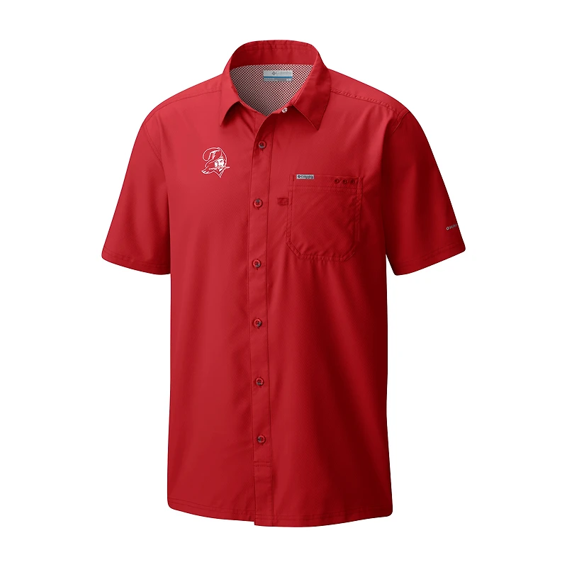 Men's Columbia Tampa Bay Buccaneers Slack Tide Omni-Wick Throwback Logo Button-Up Camp Shirt