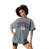 Women's Gameday Couture Gray New York Giants Peak Performance Oversized Snow Wash T-Shirt