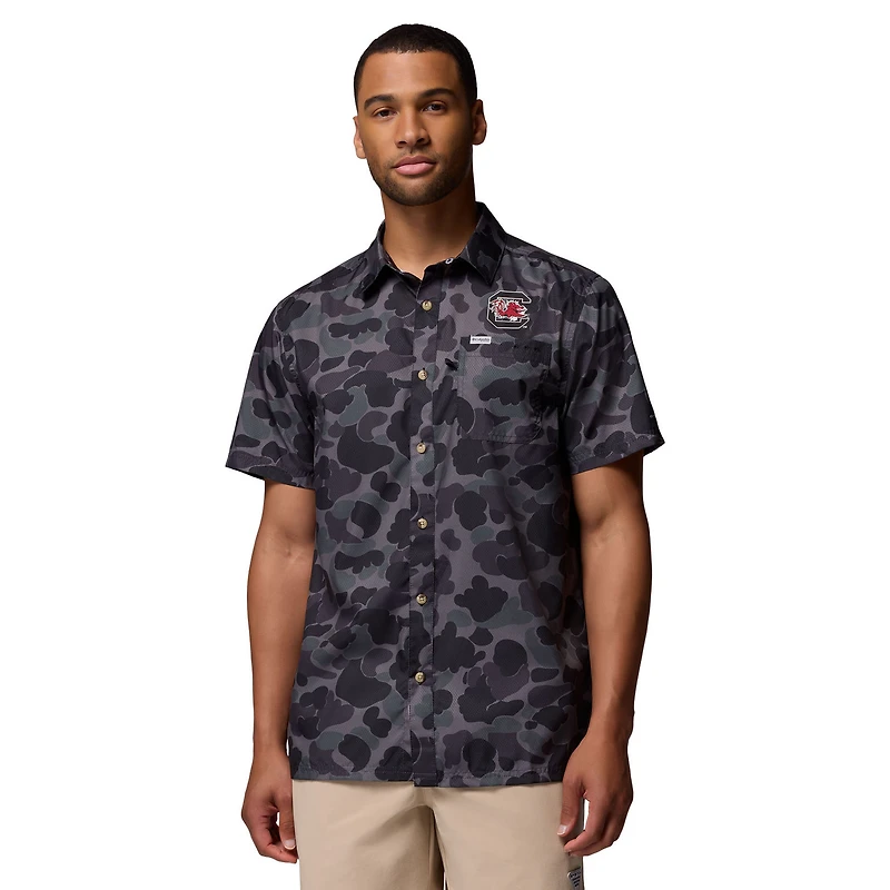 Men's Columbia Black South Carolina Gamecocks Super Slack Tide Omni-Wick Button-Up Shirt