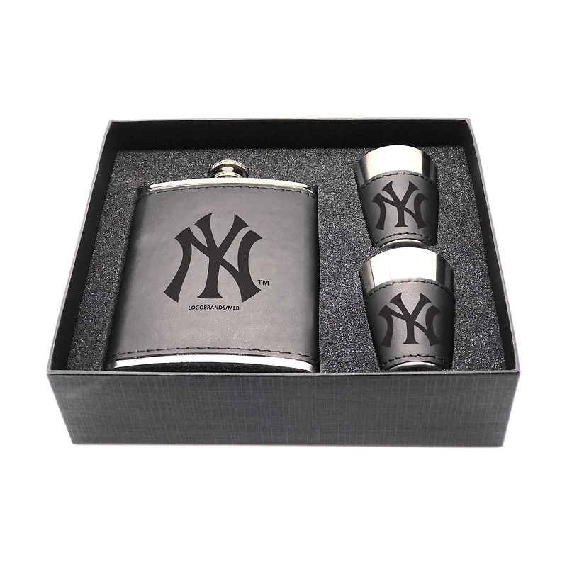 New York Yankees Three-Piece Leather Flask & Shot Glass Set