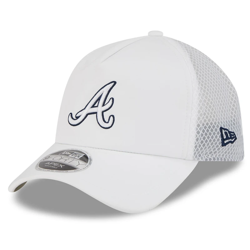 Men's New Era Atlanta Braves 2026 Batting Practice Apex 9FORTY Adjustable Trucker Hat