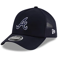 Men's New Era Navy Atlanta Braves 2026 Batting Practice Apex 9FORTY Adjustable Trucker Hat