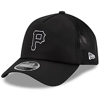 Men's New Era Pittsburgh Pirates 2026 Batting Practice Apex 9FORTY Adjustable Trucker Hat