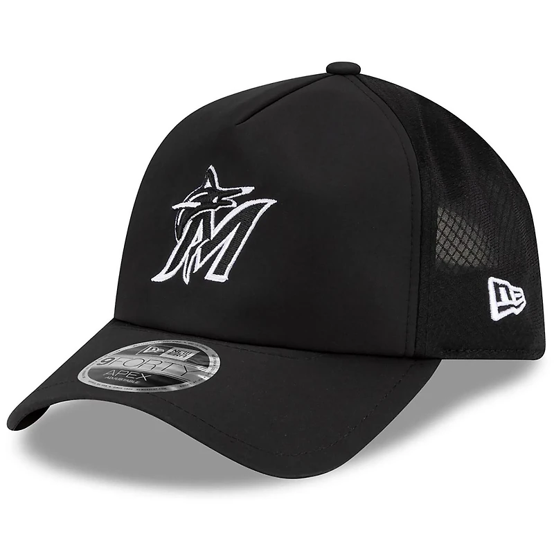 Men's New Era Miami Marlins 2026 Batting Practice Apex 9FORTY Adjustable Trucker Hat