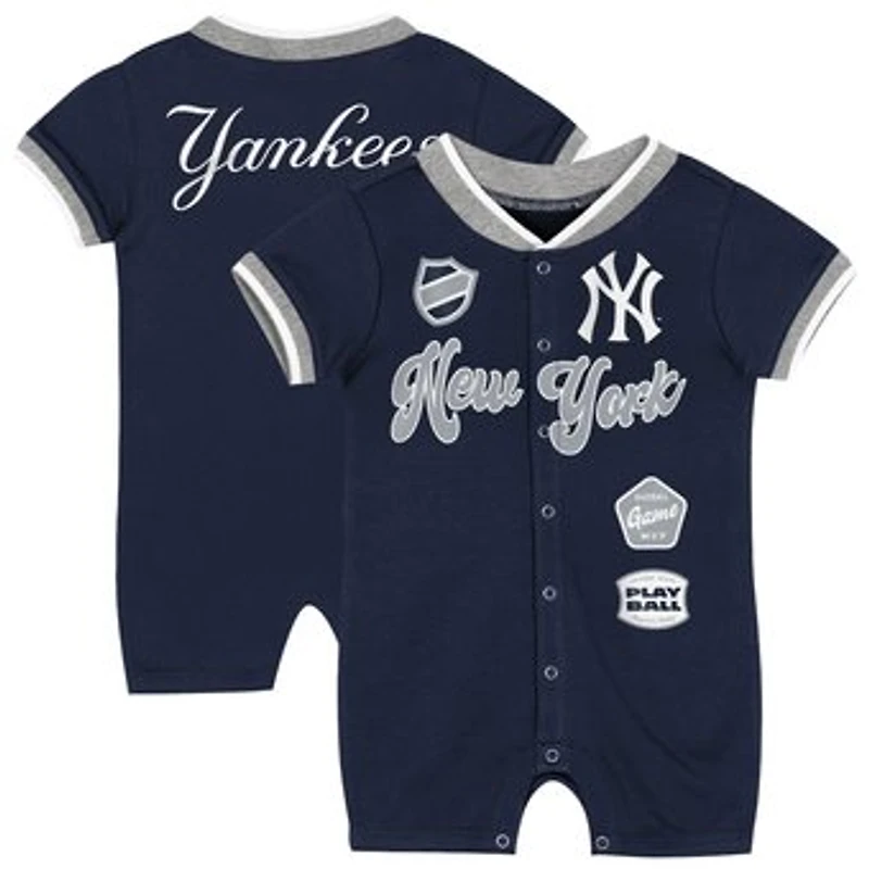 Newborn Outerstuff Navy New York Yankees Pinch Coverall