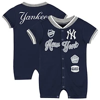 Newborn Outerstuff Navy New York Yankees Pinch Coverall