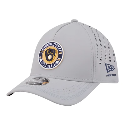 Men's New Era Gray Milwaukee Brewers Patch 39THIRTY A-Frame M-Crown Perforated Flex Hat