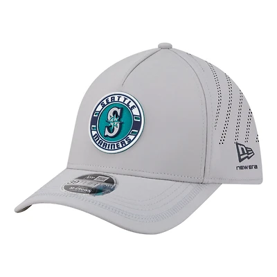 Men's New Era Gray Seattle Mariners Patch 39THIRTY A-Frame M-Crown Perforated Flex Hat