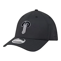 Men's New Era  Black Philadelphia Phillies Metallic 39THIRTY M-Crown Flex Hat