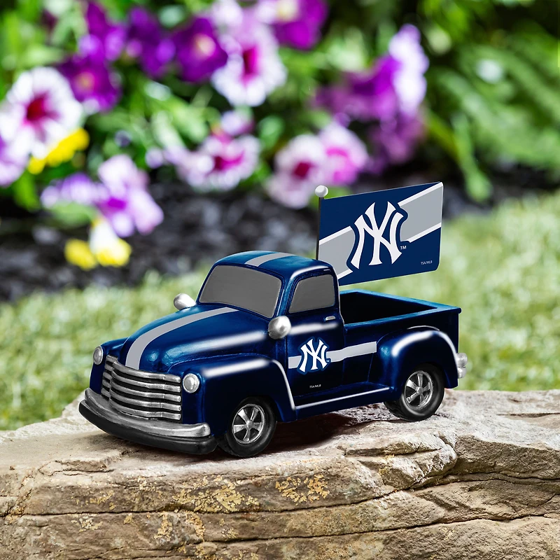 New York Yankees 9" Rally Truck Garden Statue with Team Flag
