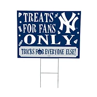 New York Yankees 18" x 24" Halloween Treats Outdoor Yard Sign