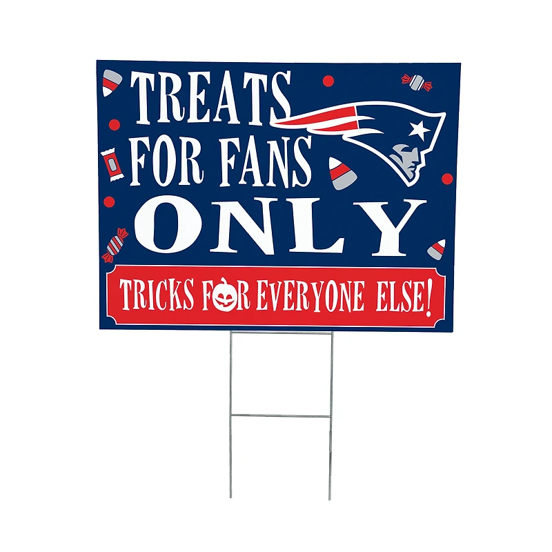 New England Patriots 18" x 24" Halloween Treats Outdoor Yard Sign
