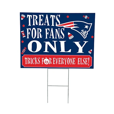 New England Patriots 18" x 24" Halloween Treats Outdoor Yard Sign