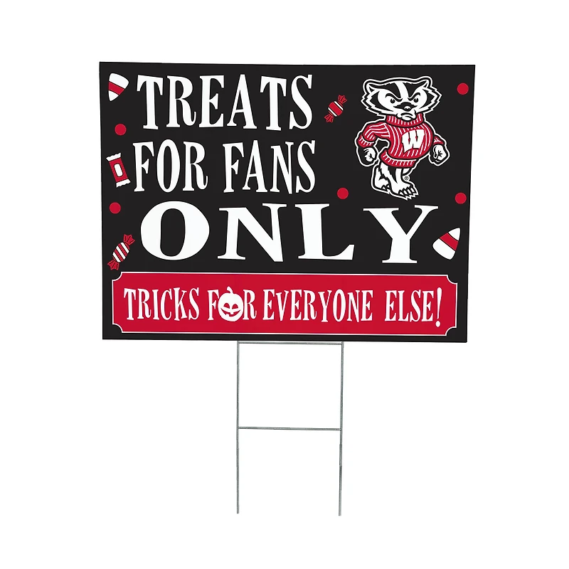 Wisconsin Badgers 18" x 24" Halloween Treats Outdoor Yard Sign