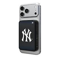 Keyscaper New York Yankees Wireless Magnetic Power Bank