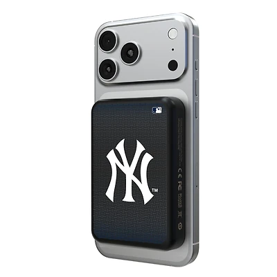 Keyscaper New York Yankees Wireless Magnetic Power Bank