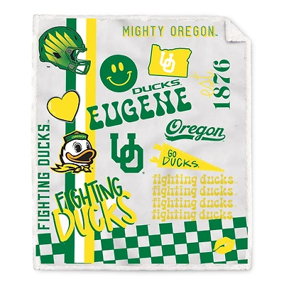 Pegasus Oregon Ducks 60" x 70" Loco Fan Ultra Cozy Sherpa Blanket