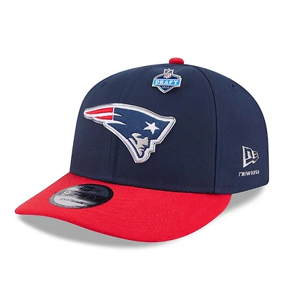 Men's New Era Navy/Red New England Patriots 2026 NFL Draft On Stage Pre-Curved 9FIFTY Snapback Hat